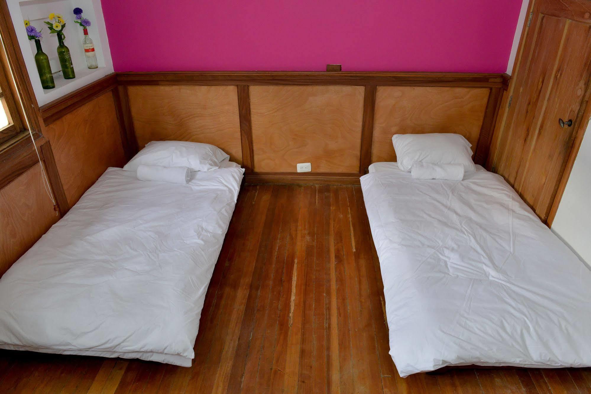 Mi Llave Hostels Богота Экстерьер фото