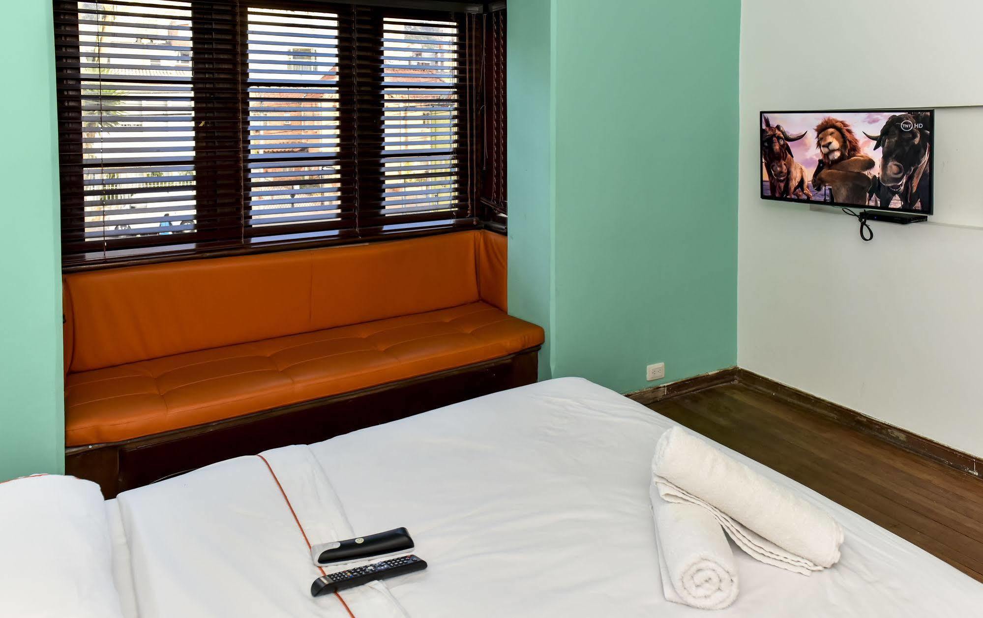 Mi Llave Hostels Богота Экстерьер фото