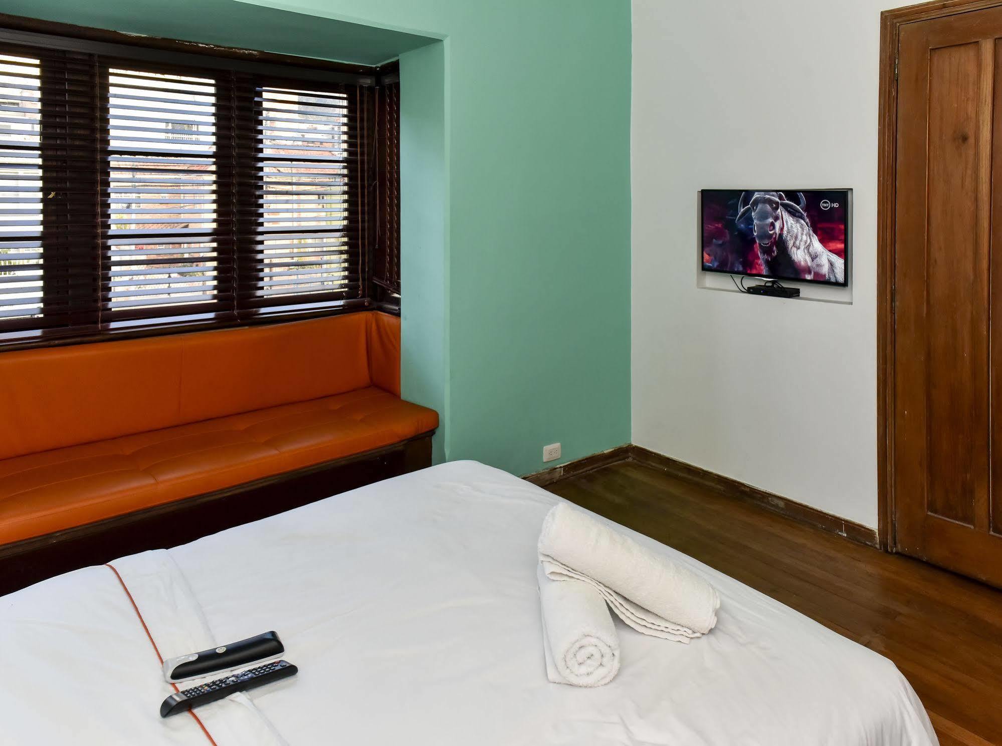 Mi Llave Hostels Богота Экстерьер фото