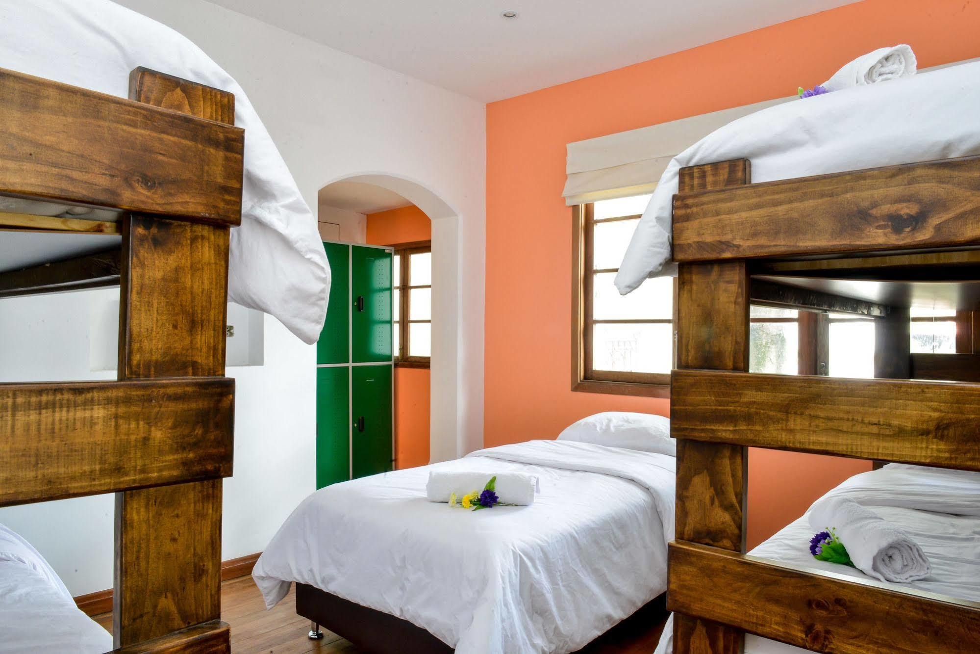 Mi Llave Hostels Богота Экстерьер фото