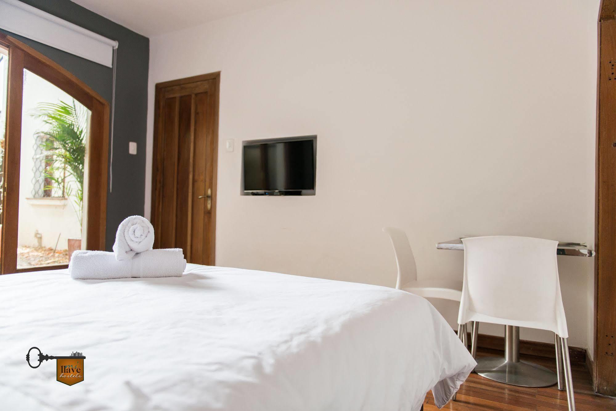 Mi Llave Hostels Богота Экстерьер фото