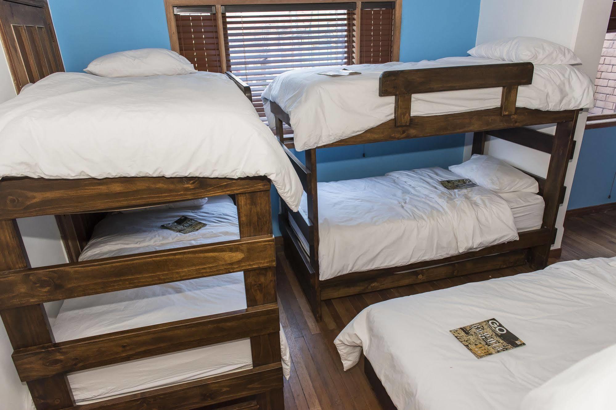 Mi Llave Hostels Богота Экстерьер фото