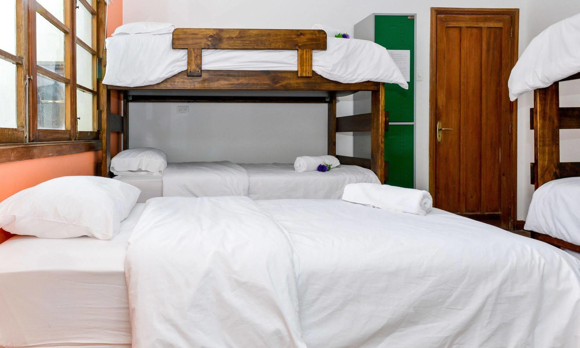 Mi Llave Hostels Богота Экстерьер фото