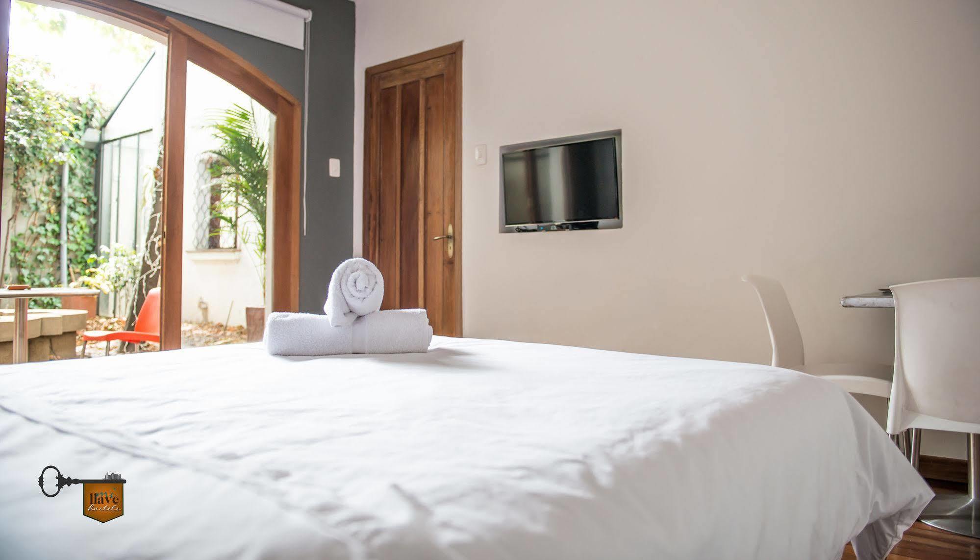Mi Llave Hostels Богота Экстерьер фото